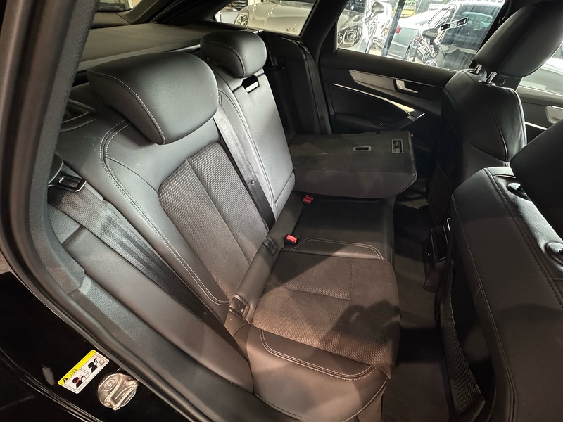 Audi A6 Avant 2.0 TDI 40 Black Edition Estate 5dr Diesel S Tronic Euro 6 (s/s) (204 ps) - U6527