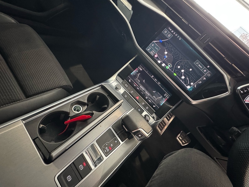 Audi A6 Avant 2.0 TDI 40 Black Edition Estate 5dr Diesel S Tronic Euro 6 (s/s) (204 ps) - U6527