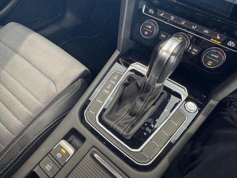 Volkswagen Passat TSI EVO R-Line Estate 1.5 Automatic Petrol - U6535