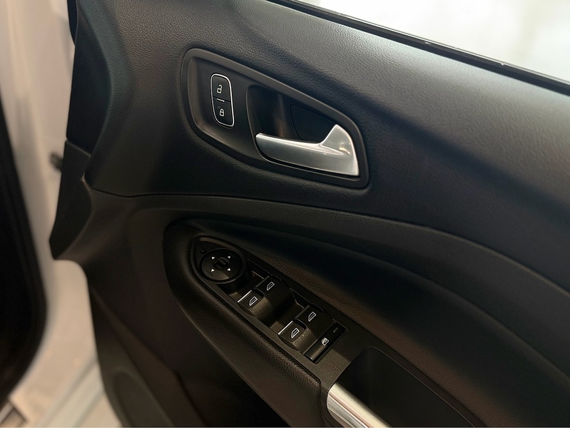 Ford Kuga TDCi EcoBlue ST-Line Edition SUV 2.0 Manual Diesel - U6573