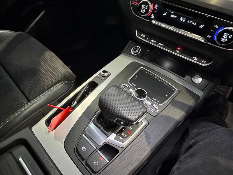Audi Q5 2.0 TDI 40 S line SUV 5dr Diesel S Tronic quattro Euro 6 (s/s) (190 ps) - U6574