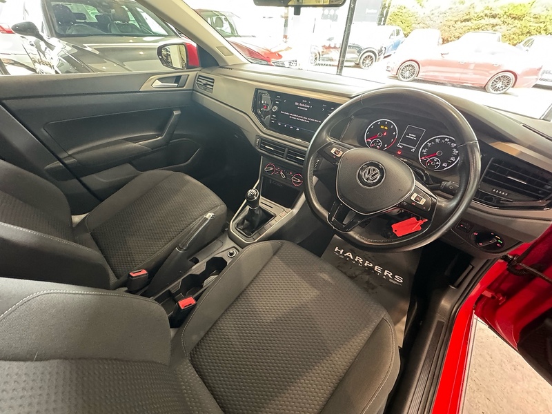 Volkswagen Polo TSI SE - U6584