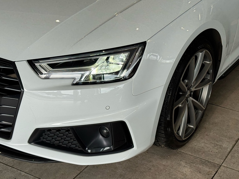 Audi A4 Avant 2.0 TFSI 40 Black Edition Estate 5dr Petrol S Tronic Euro 6 (s/s) (190 ps) - U6599