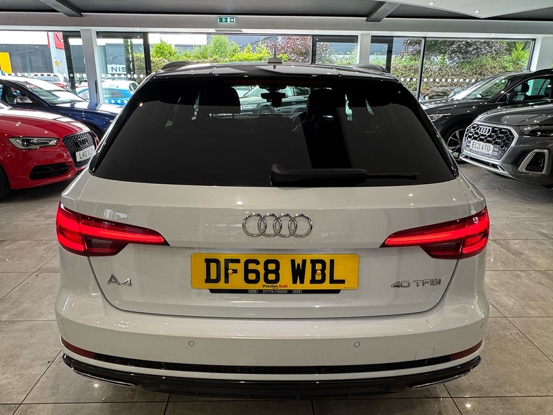 Audi A4 Avant 2.0 TFSI 40 Black Edition Estate 5dr Petrol S Tronic Euro 6 (s/s) (190 ps) - U6599
