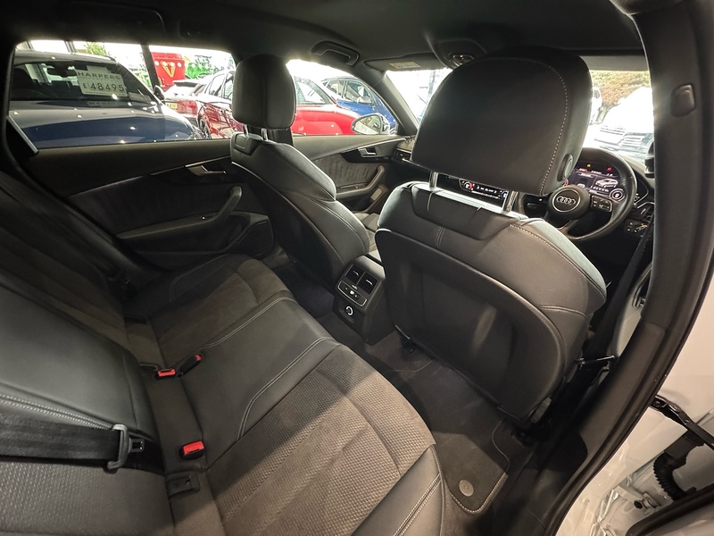 Audi A4 Avant 2.0 TFSI 40 Black Edition Estate 5dr Petrol S Tronic Euro 6 (s/s) (190 ps) - U6599