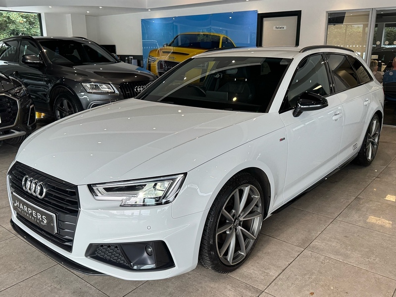 Audi A4 Avant 2.0 TFSI 40 Black Edition Estate 5dr Petrol S Tronic Euro 6 (s/s) (190 ps) - U6599