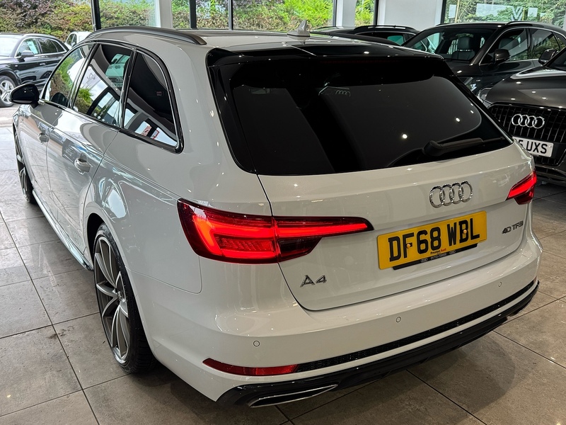 Audi A4 Avant 2.0 TFSI 40 Black Edition Estate 5dr Petrol S Tronic Euro 6 (s/s) (190 ps) - U6599