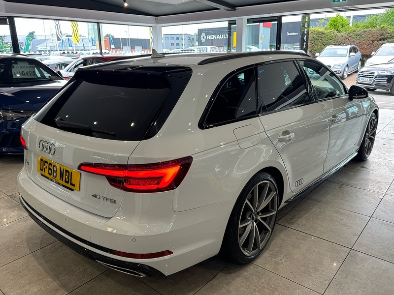 Audi A4 Avant 2.0 TFSI 40 Black Edition Estate 5dr Petrol S Tronic Euro 6 (s/s) (190 ps) - U6599
