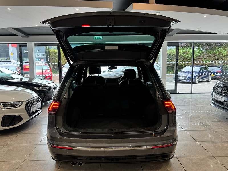 Volkswagen Tiguan 1.5 TSI EVO R-Line Tech SUV 5dr Petrol DSG Euro 6 (s/s) (150 ps) - U6616
