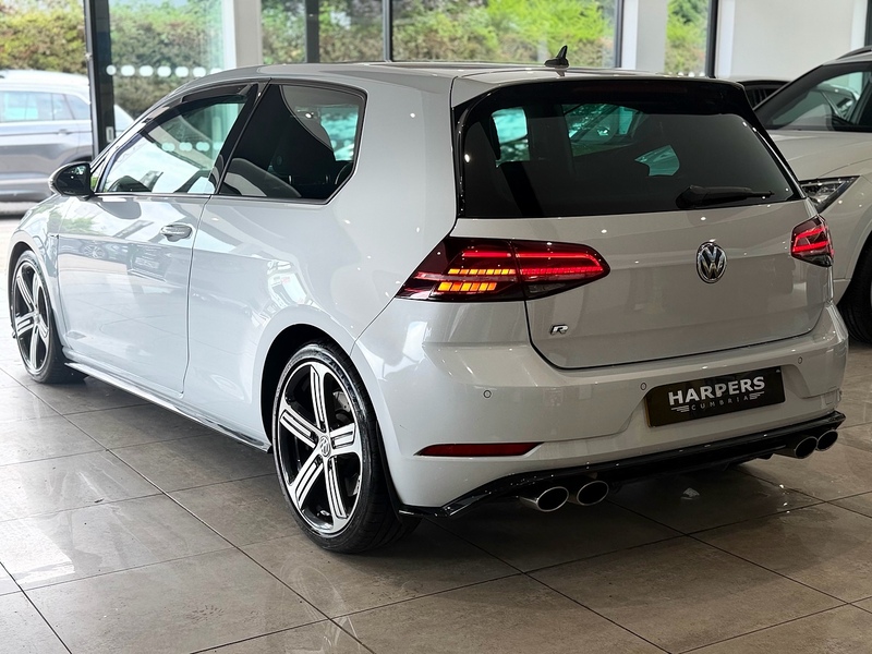 Volkswagen Golf 2.0 TSI BlueMotion Tech R Hatchback 3dr Petrol DSG 4Motion Euro 6 (s/s) (310 ps) - U6660