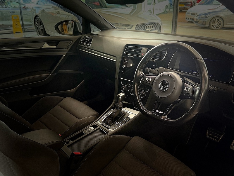 Volkswagen Golf 2.0 TSI BlueMotion Tech R Hatchback 3dr Petrol DSG 4Motion Euro 6 (s/s) (310 ps) - U6660