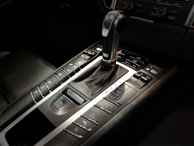 Porsche Macan TD V6 S SUV 3.0 Automatic Diesel - U6675