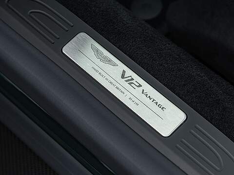 Aston Martin Vantage V12 Roadster - U5275