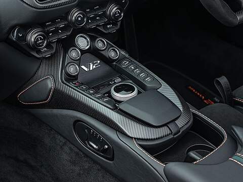 Aston Martin Vantage V12 Roadster - U5275