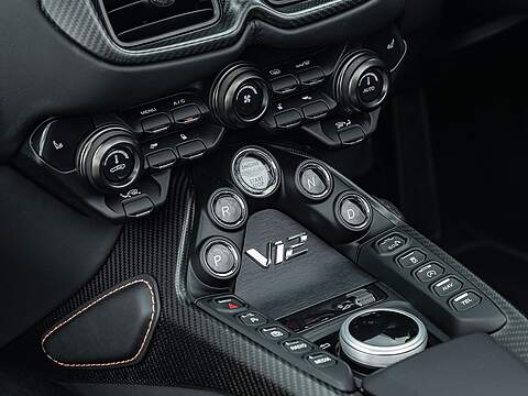 Aston Martin Vantage V12 Roadster - U5275