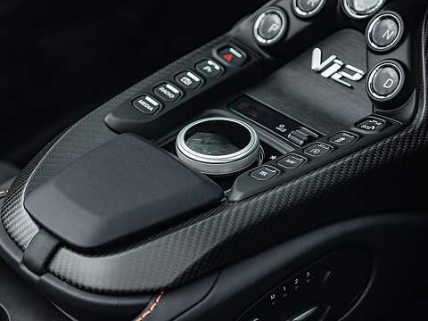 Aston Martin Vantage V12 Roadster - U5275