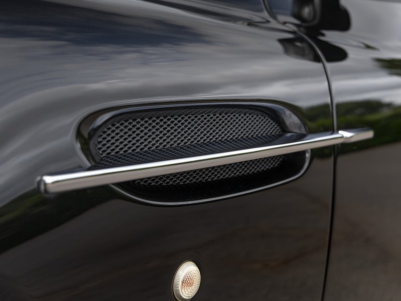 Aston Martin Vanquish S  - U5321