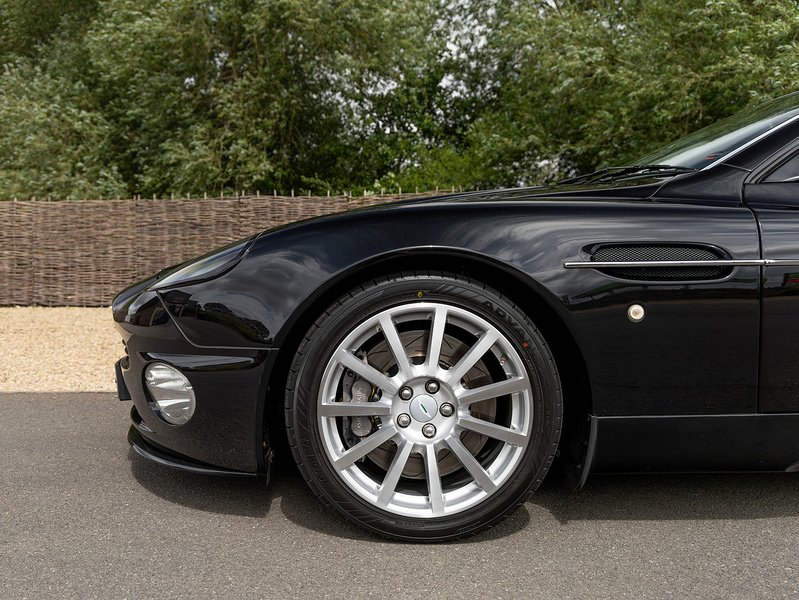 Aston Martin Vanquish S  - U5321
