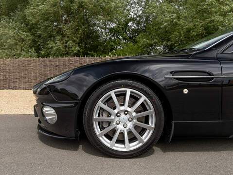 Aston Martin Vanquish S  - U5321