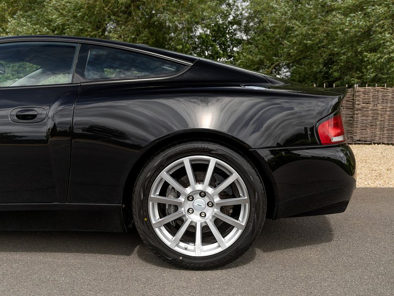 Aston Martin Vanquish S  - U5321