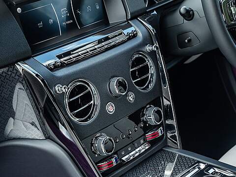 Rolls Royce Cullinan V12 Black Badge - U5440