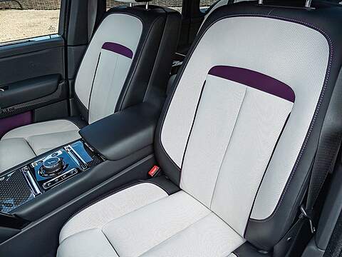 Rolls Royce Cullinan V12 Black Badge - U5440