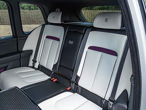 Rolls Royce Cullinan V12 Black Badge - U5440