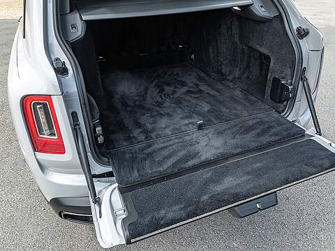 Rolls Royce Cullinan V12 Black Badge - U5440