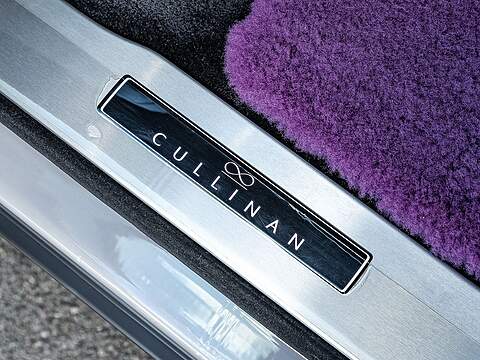 Rolls Royce Cullinan V12 Black Badge - U5440