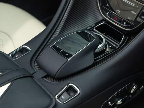 Aston Martin Dbs Superleggera V12 - U5456