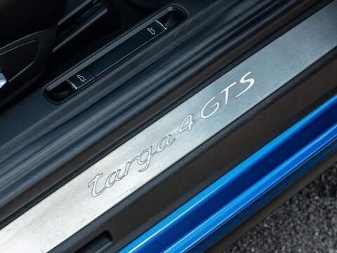 Porsche 911 Targa 4 Gts Pdk - U5459