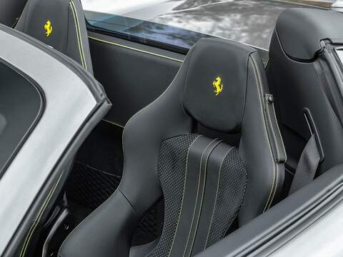 Ferrari F8 Spider - U5490