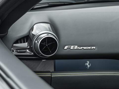 Ferrari F8 Spider - U5490