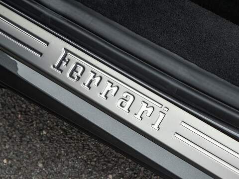 Ferrari F8 Spider - U5490