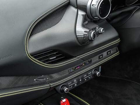Ferrari F8 Spider - U5490