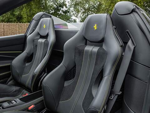 Ferrari F8 Spider - U5490