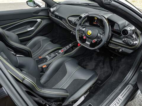 Ferrari F8 Spider - U5490