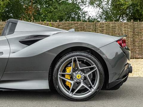 Ferrari F8 Spider - U5490