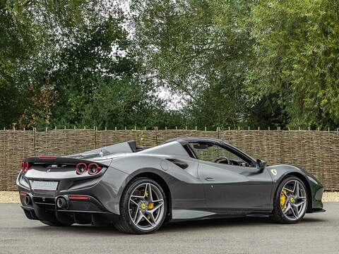 Ferrari F8 Spider - U5490
