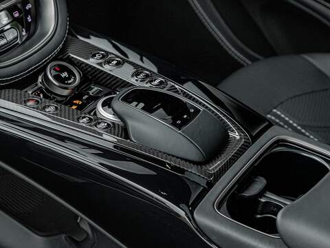 Aston Martin Dbx V8 - U5496