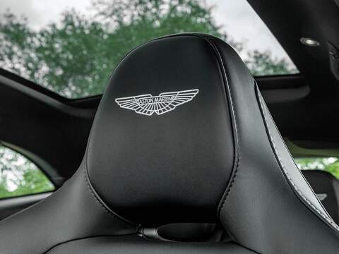 Aston Martin Dbx V8 - U5496