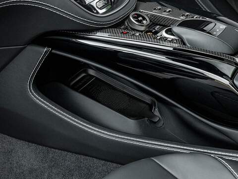 Aston Martin Dbx V8 - U5496