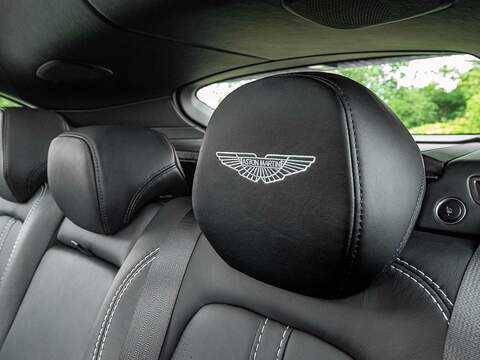 Aston Martin Dbx V8 - U5496