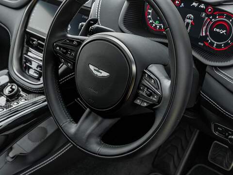 Aston Martin Dbx V8 - U5496