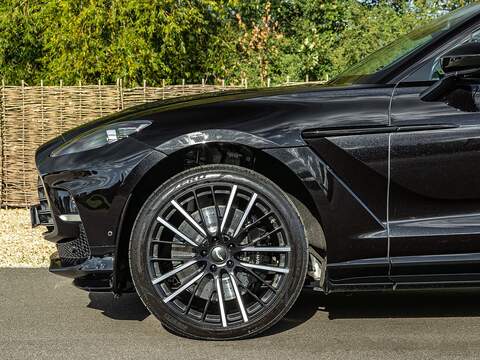 Aston Martin Dbx V8 - U5496