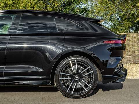Aston Martin Dbx V8 - U5496