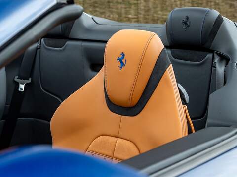 Ferrari Roma Spider - U5509