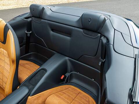 Ferrari Roma Spider - U5509