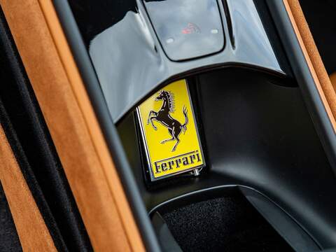 Ferrari Roma Spider - U5509