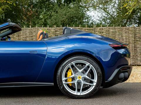Ferrari Roma Spider - U5509